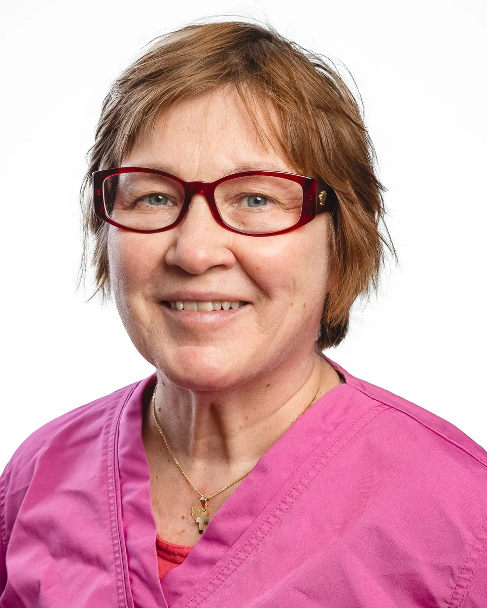 Dentist — emergency care and anxious patients Pia Juha ved Providental Hammaslääkärit